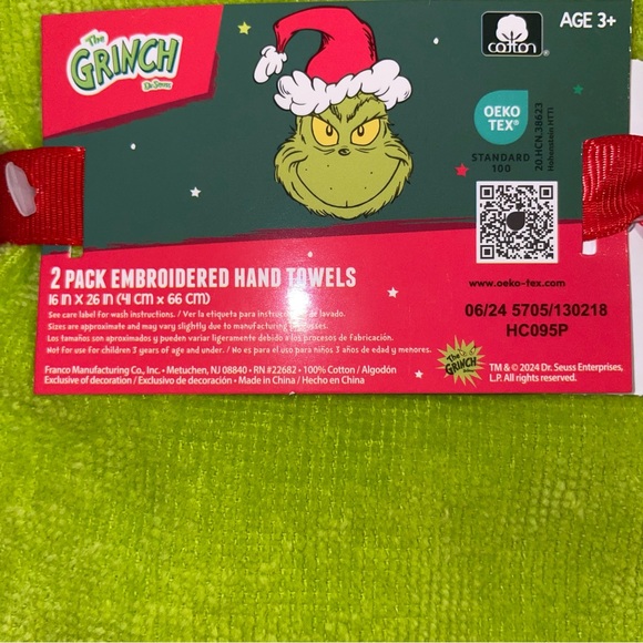 ♥️🎄 THE GRINCH EMBROIDERED HAND TOWELS 🎄♥️ - Picture 5 of 6
